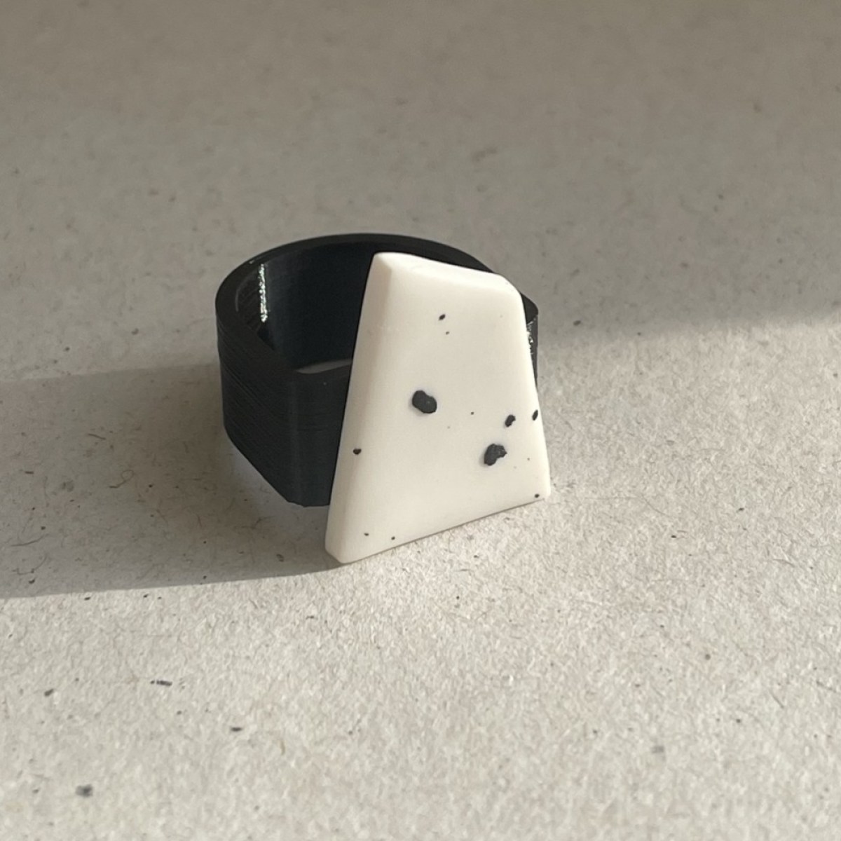 COZI EDGE BLACK-WHITE1